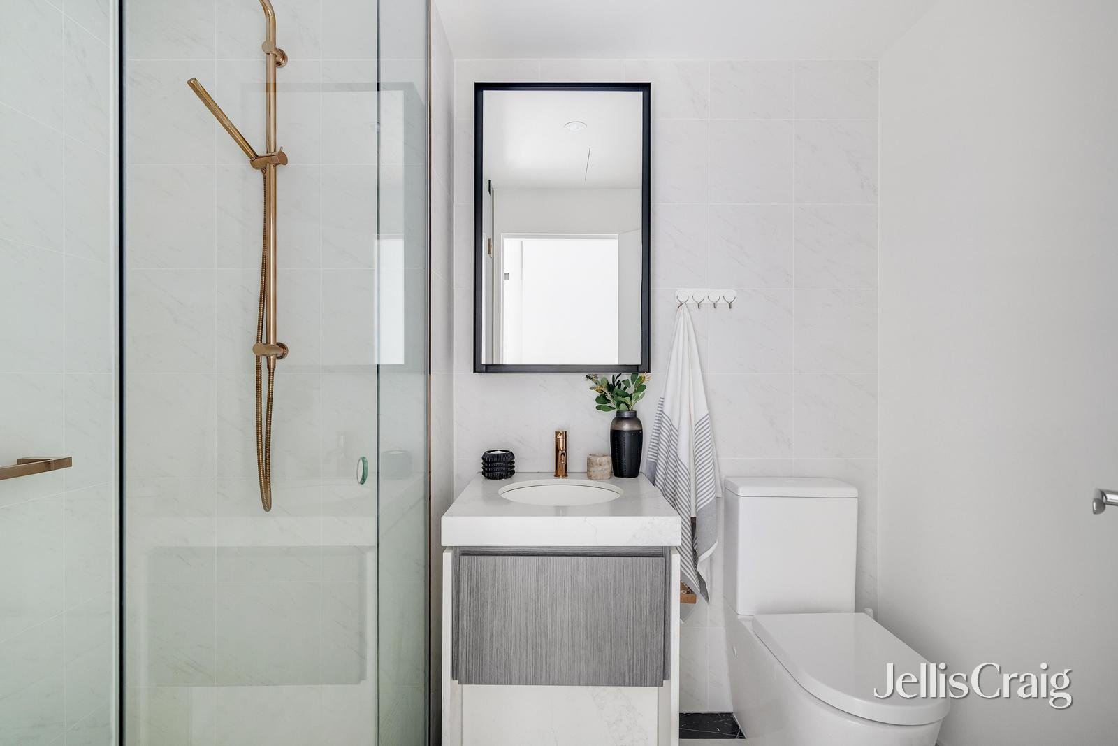 707/8 Bowen Crescent, Melbourne image 8