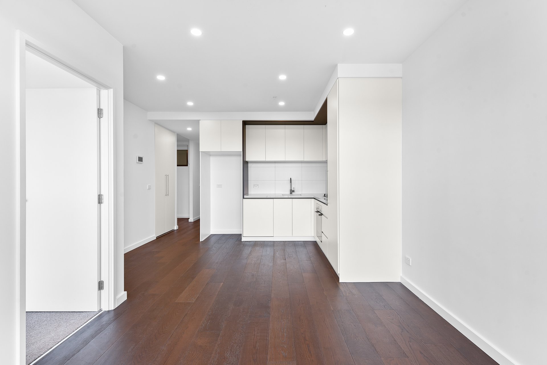 707B/828 Whitehorse Road, Box Hill image 6