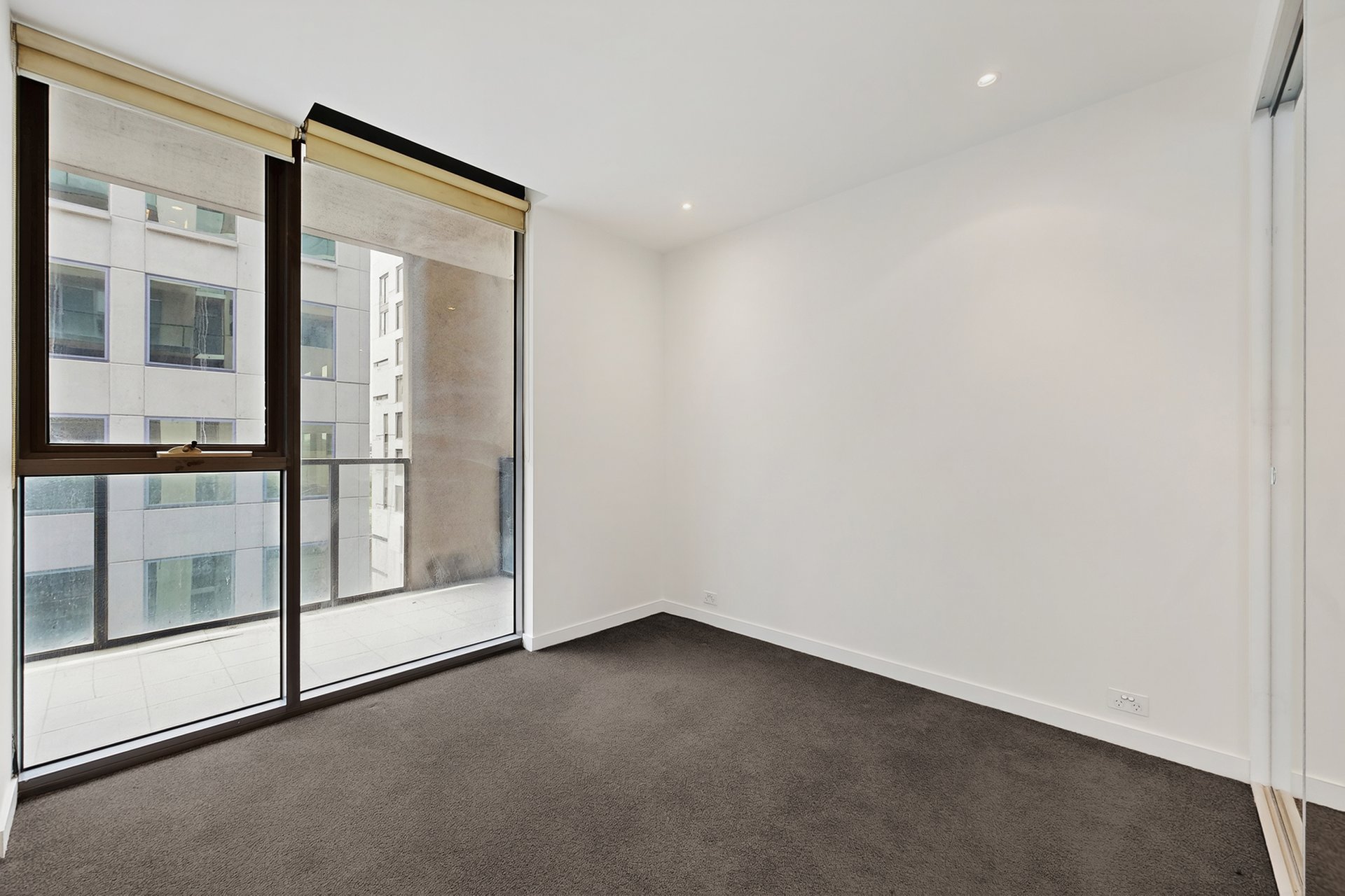 708/55 Queens Road, Melbourne image 10