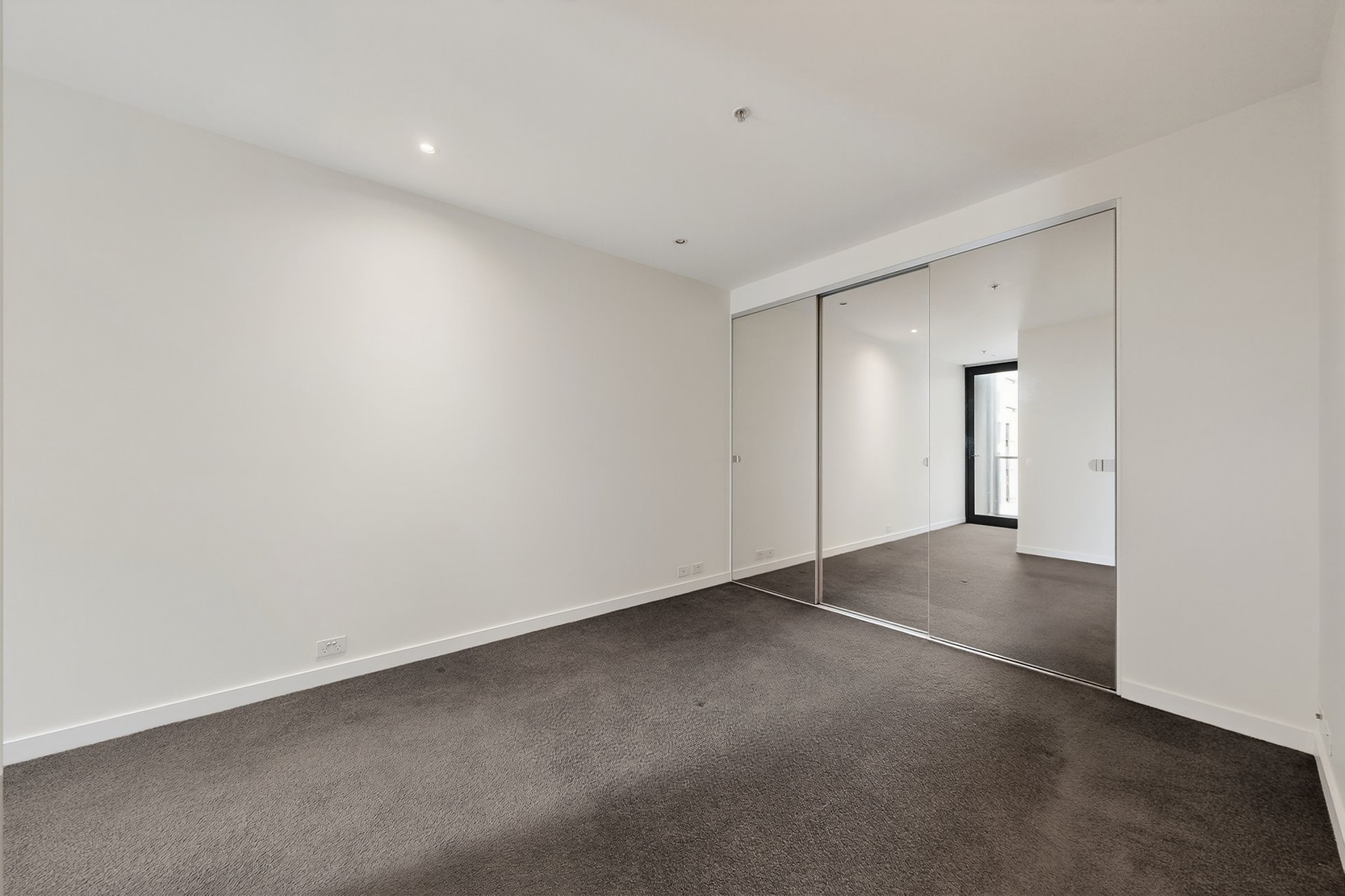 708/55 Queens Road, Melbourne image 11