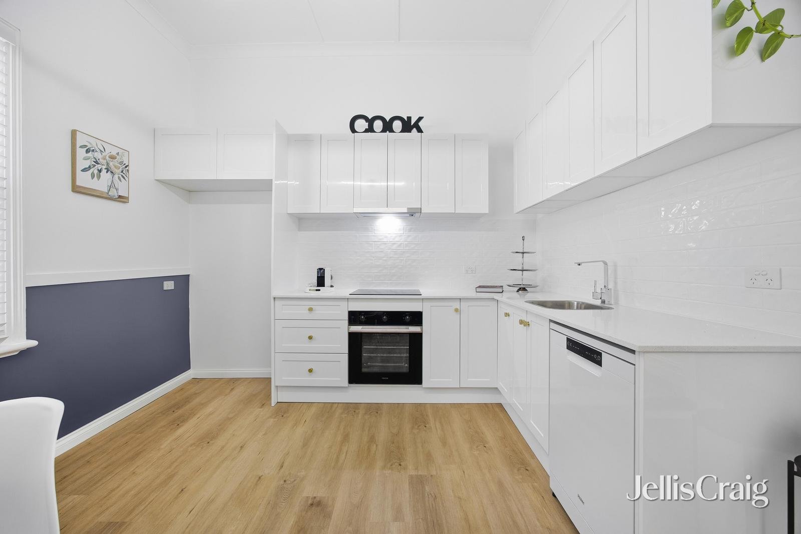 709 Skipton Street, Redan image 3