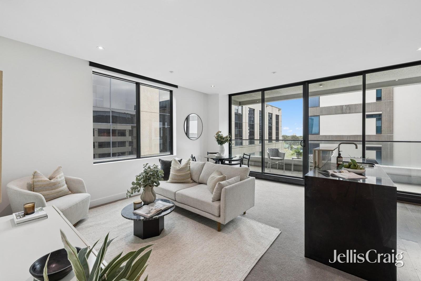 709/505 St Kilda Road, Melbourne image 2