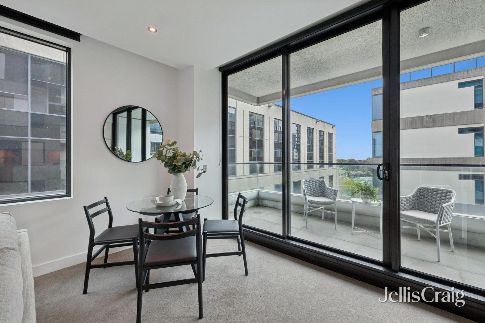 709/505 St Kilda Road, Melbourne image 4