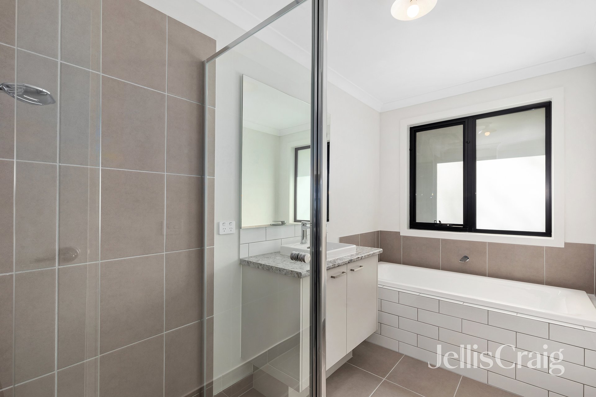 70A Hawker Street, Ivanhoe image 10
