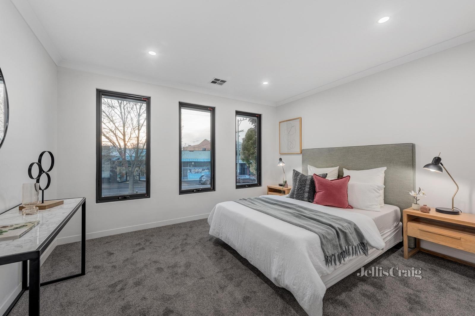 70a Tucker Road, Bentleigh image 7