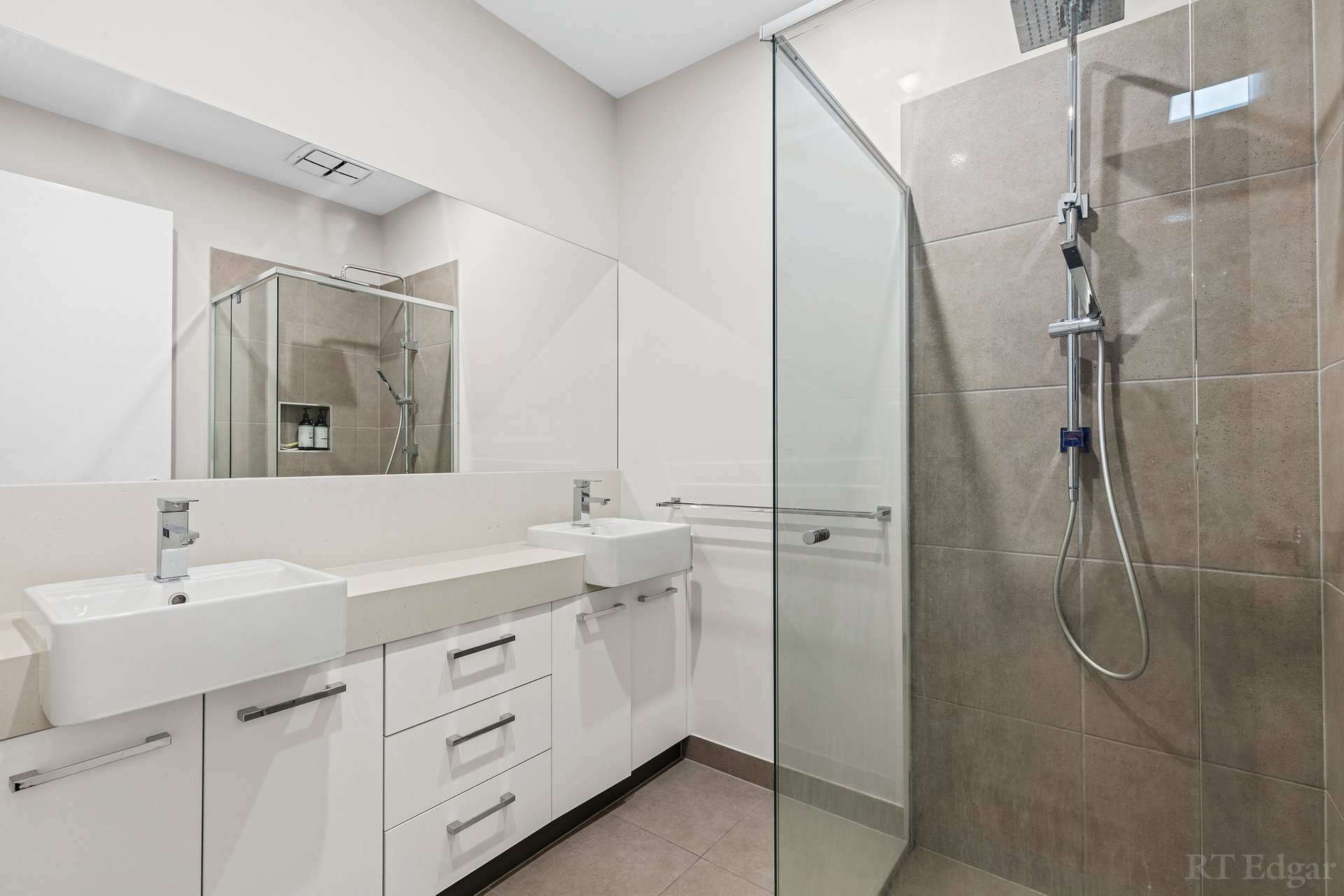 Property Gallery Thumbnail 6