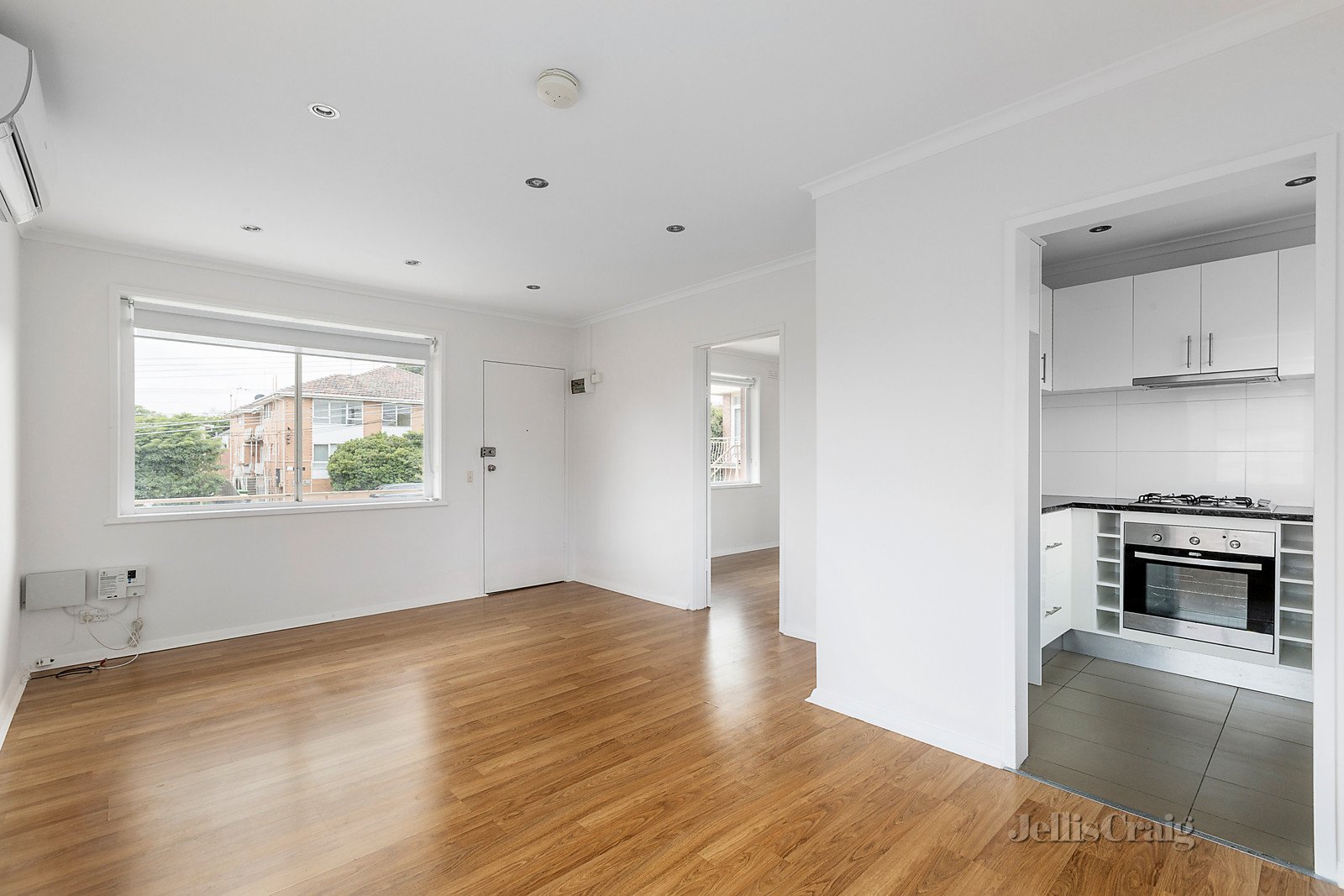 7/1 Allard Street, Brunswick West image 1