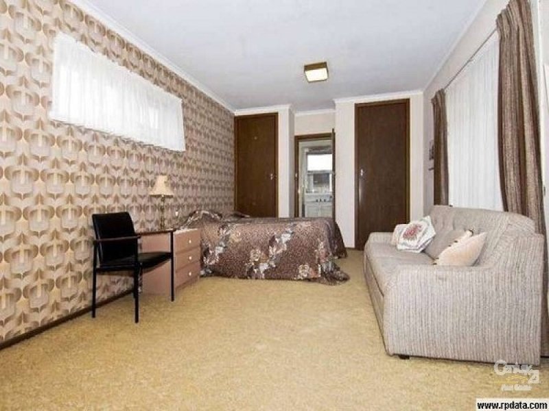 71 Blenheim Road, Newport image 7