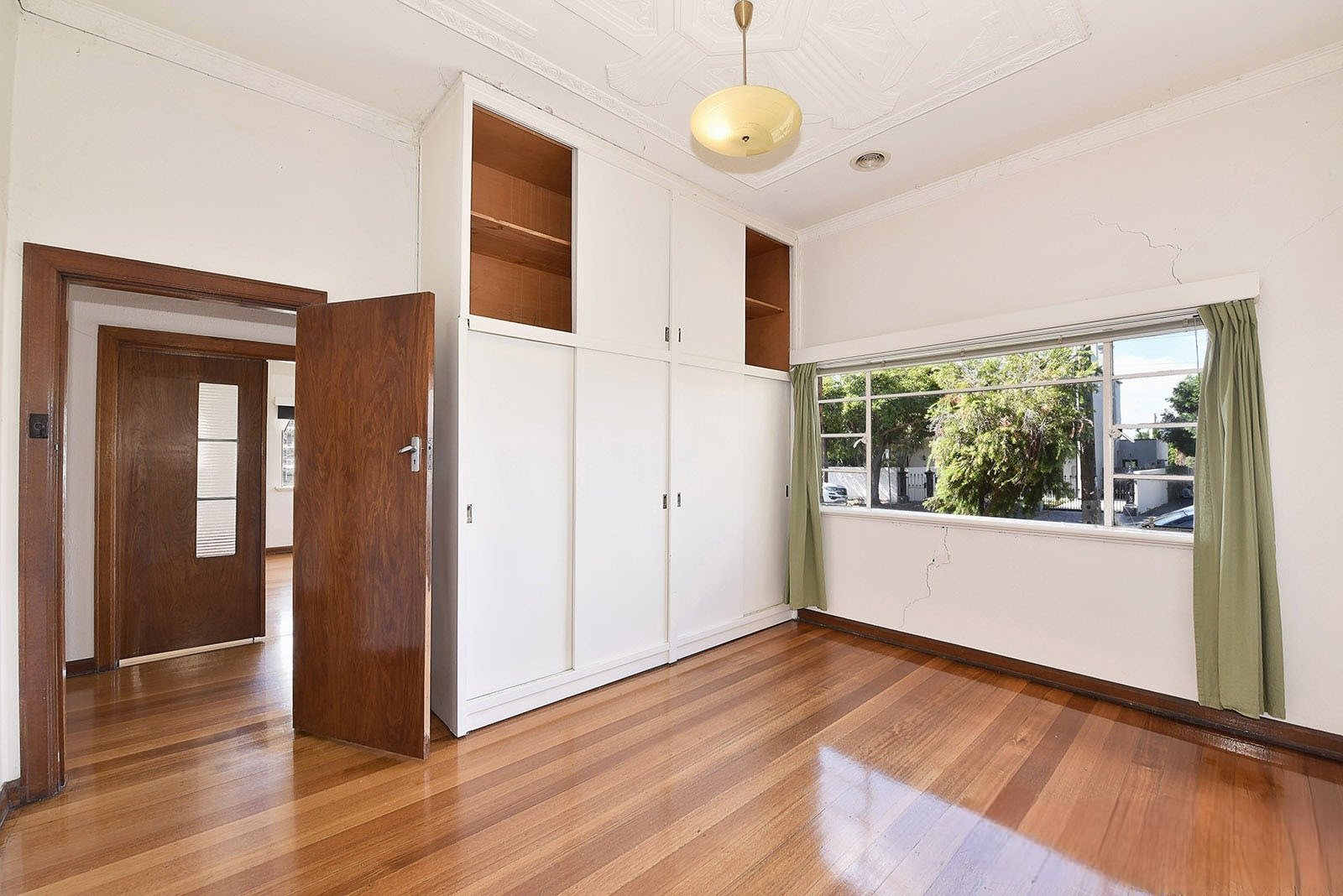 Property Gallery Thumbnail 4