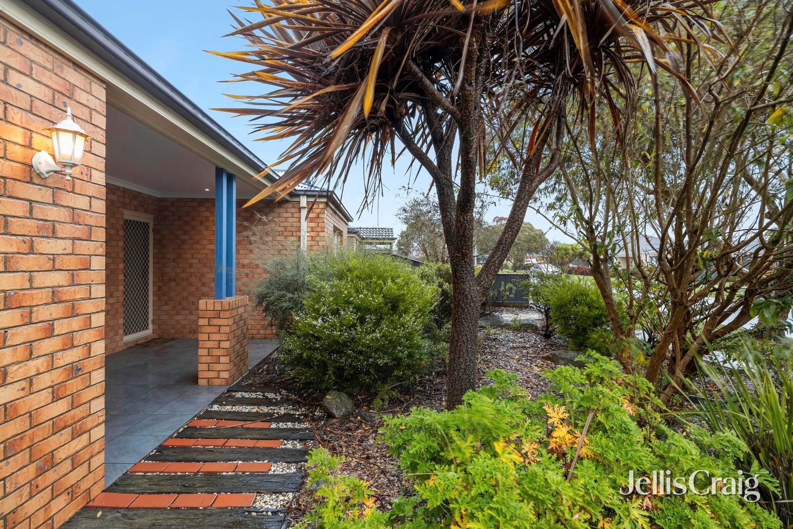 71 Caroline Chisholm Drive, Kyneton image 2