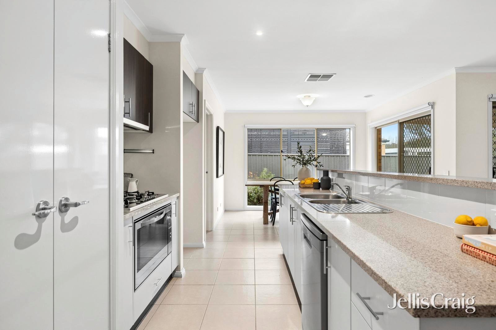 71 Caroline Chisholm Drive, Kyneton image 5