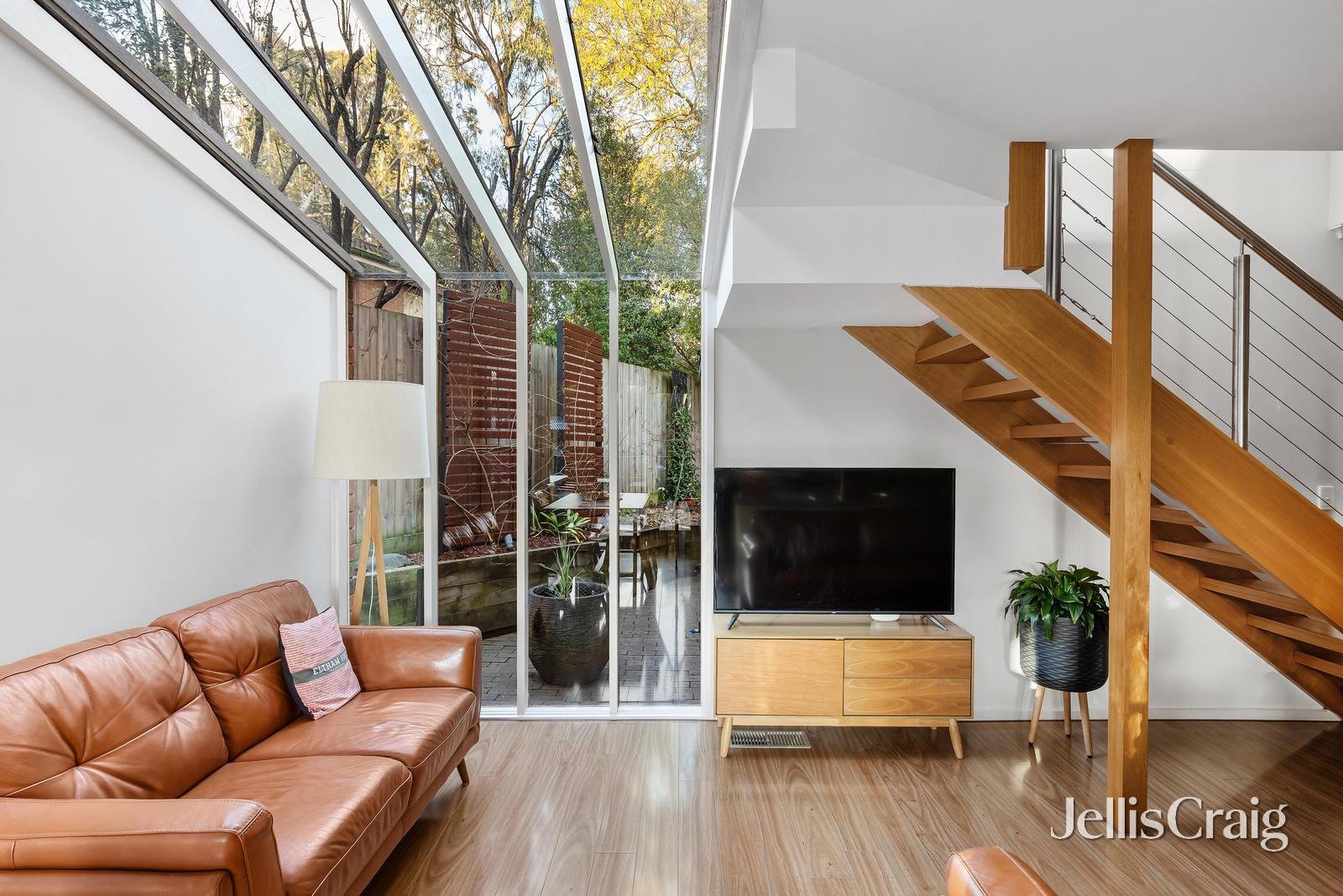71 Eucalyptus Road, Eltham image 3
