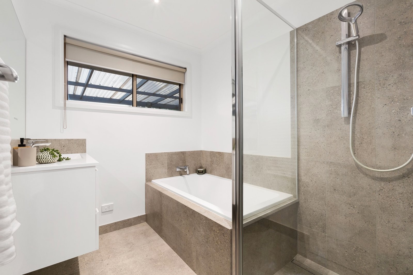 Property Gallery Thumbnail 16