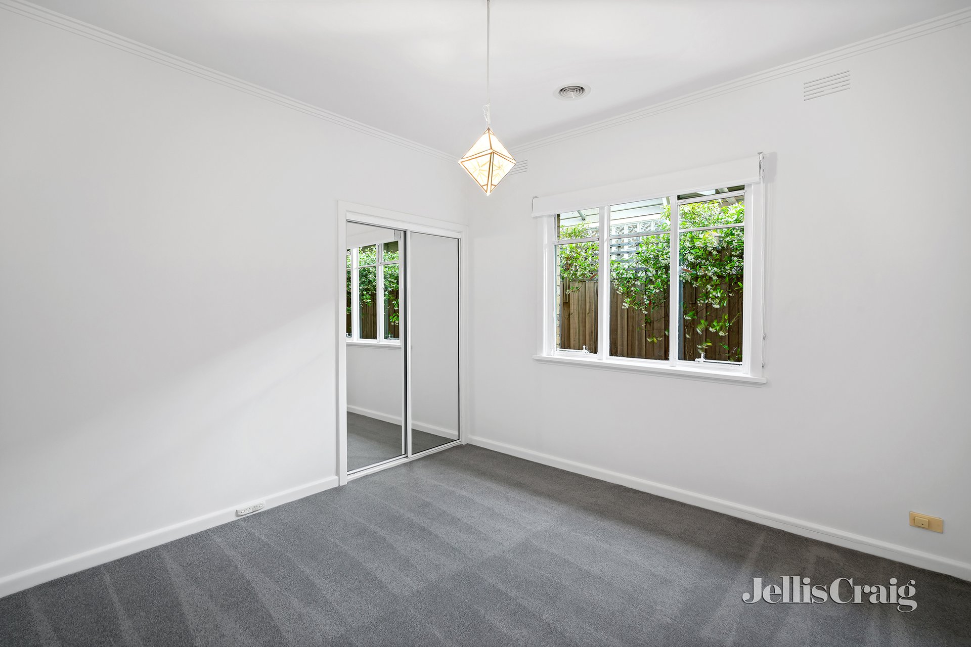 71 Invermay Grove, Rosanna image 7