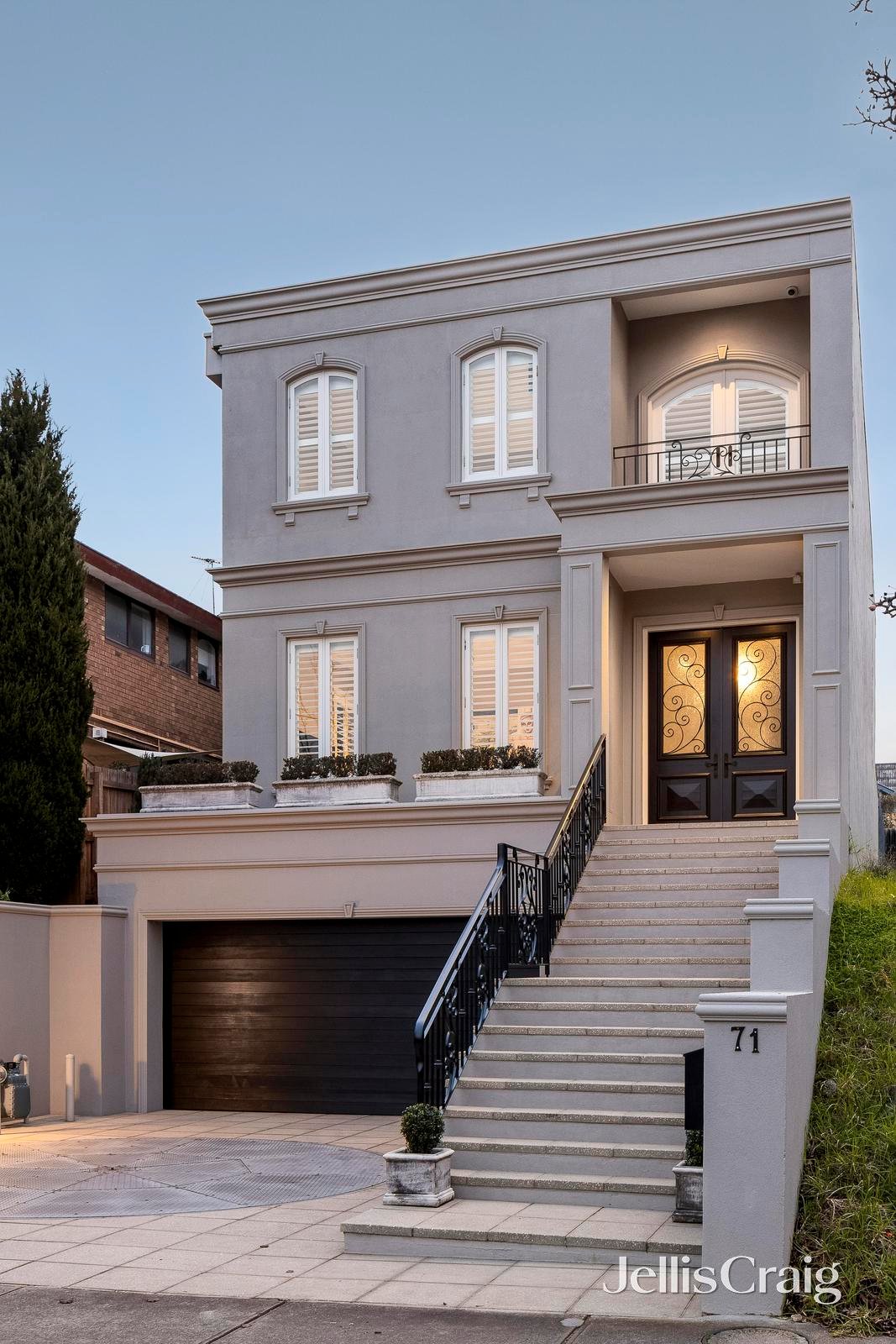 71 Lincoln Road, Essendon image 2