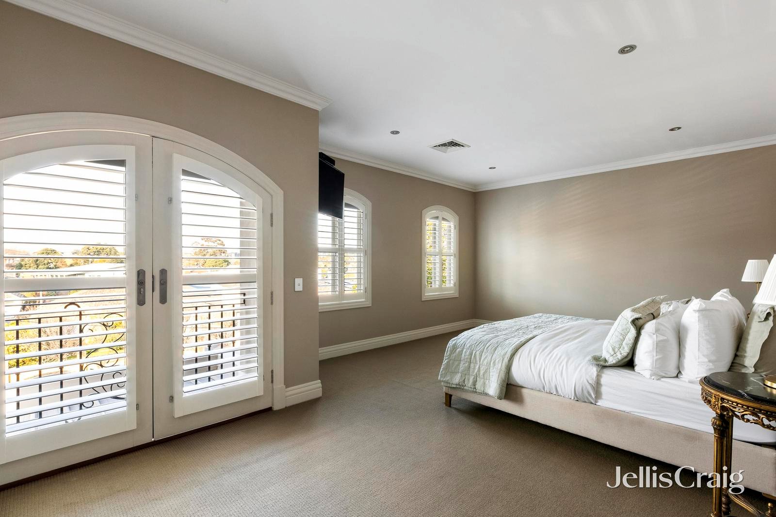 71 Lincoln Road, Essendon image 13