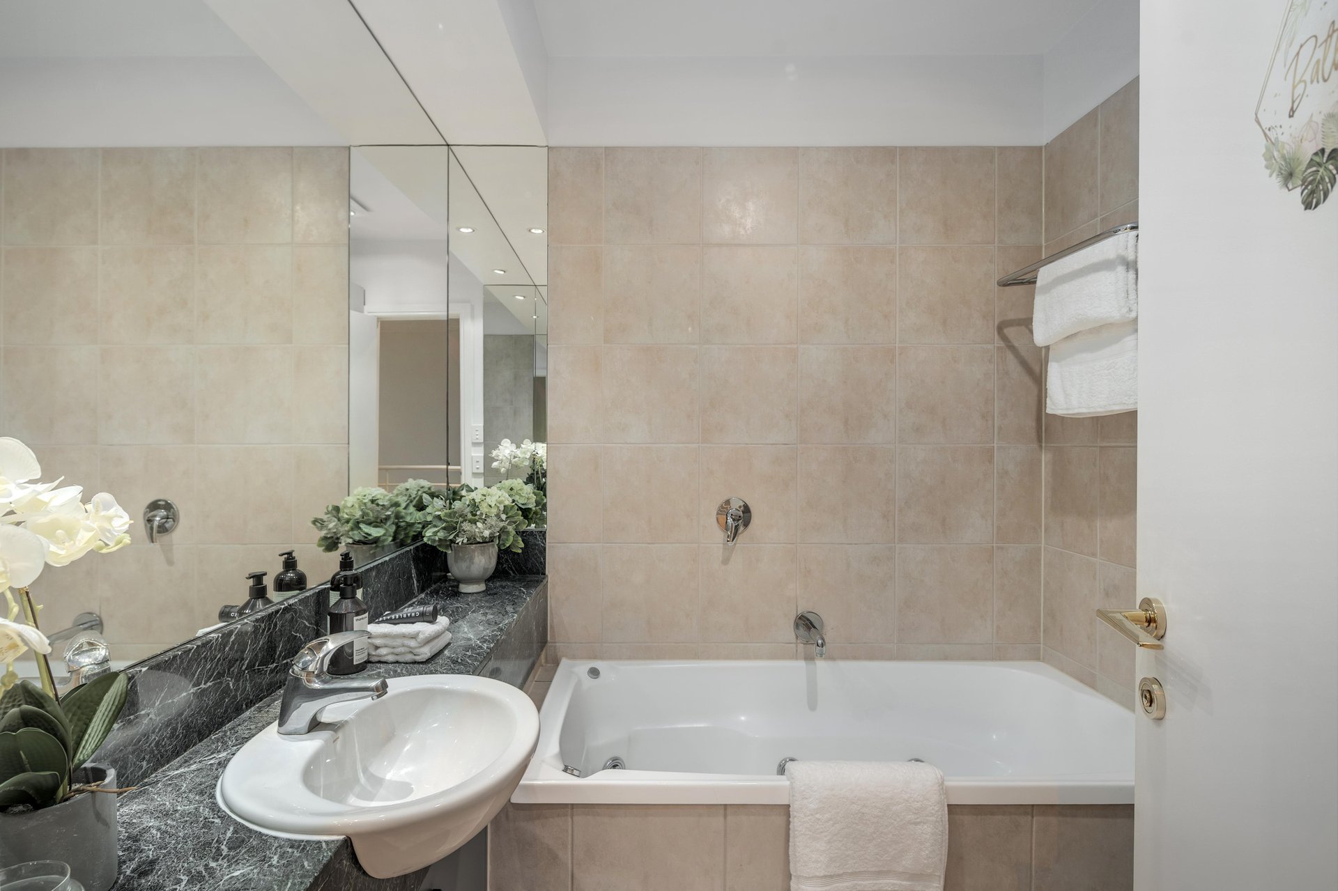 7/1 Maraquita Grove, Hawthorn East image 8