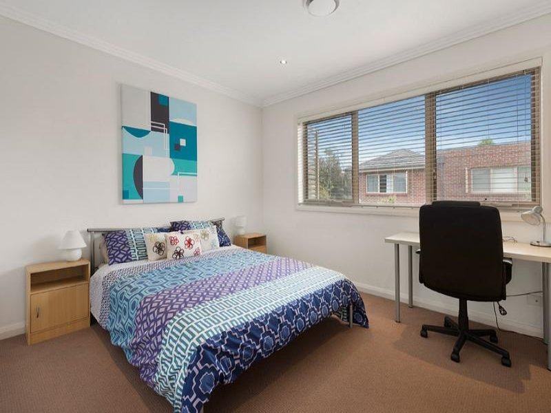 7/1 Nangnak Lane, Mont Albert image 5
