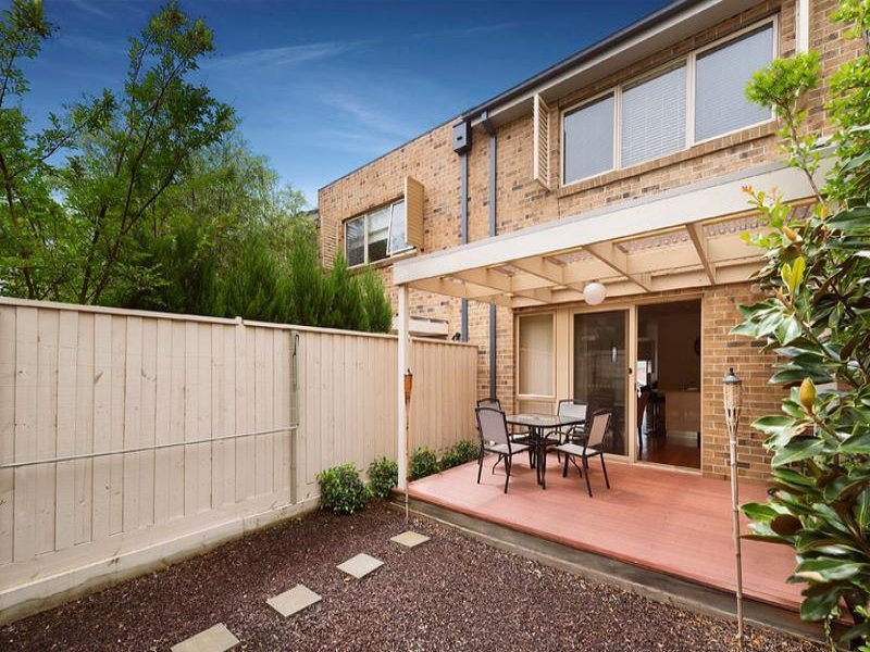 7/1 Nangnak Lane, Mont Albert image 8