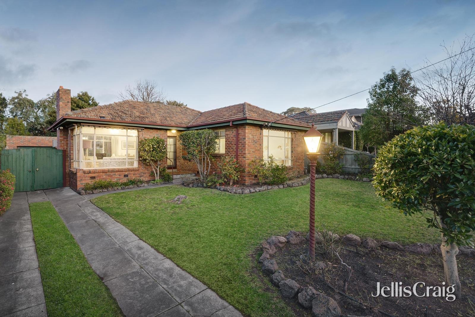 71 Nicholas Street, Ashburton image 1