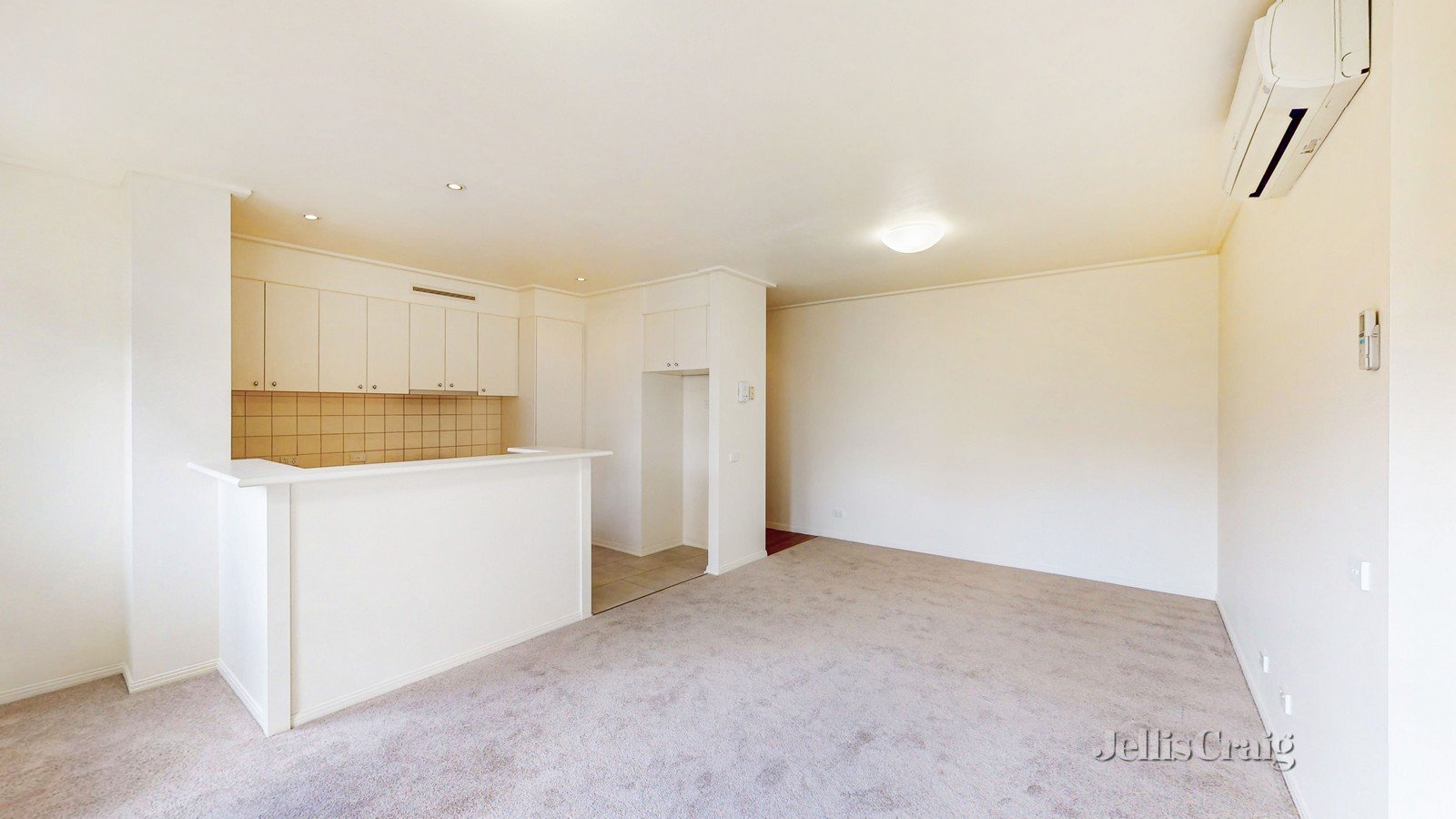 7/1 Seisman Place, Port Melbourne image 3