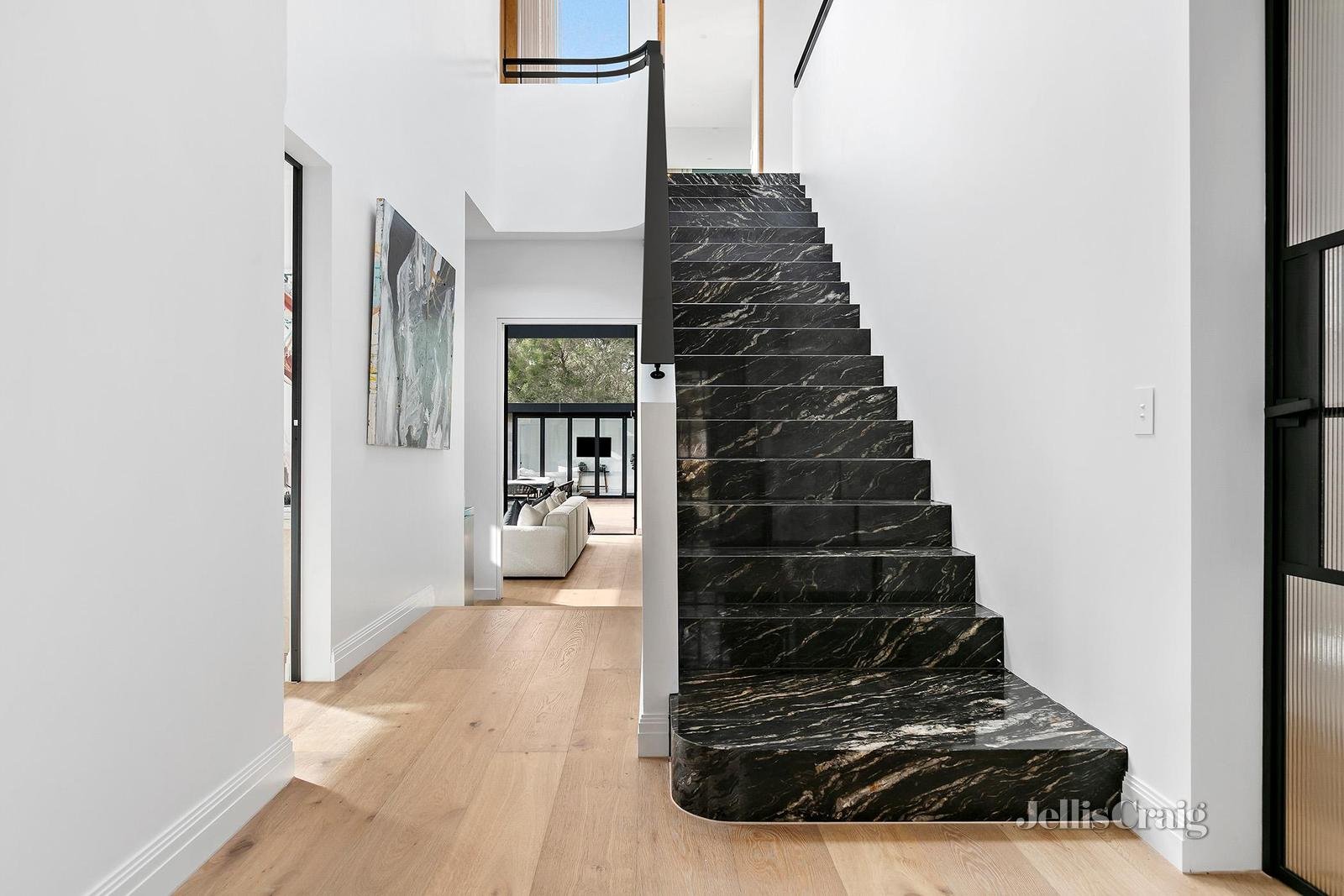 71 The Boulevard, Balwyn North image 3