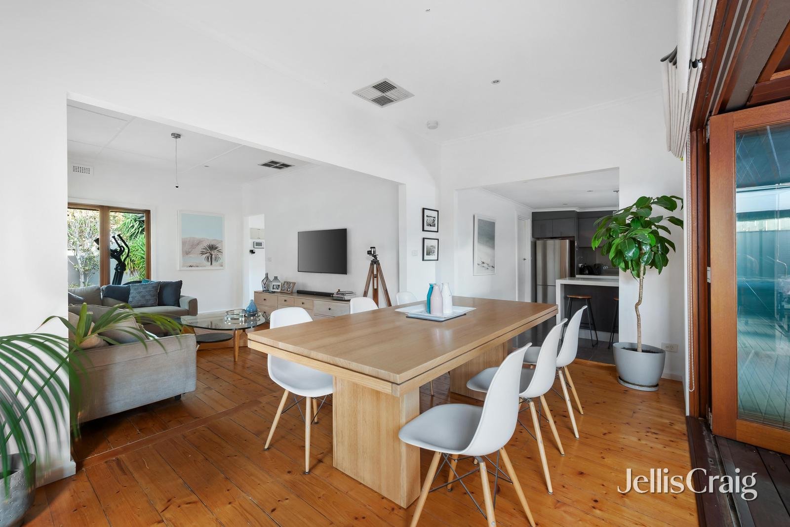 71 Tucker Road, Bentleigh image 3