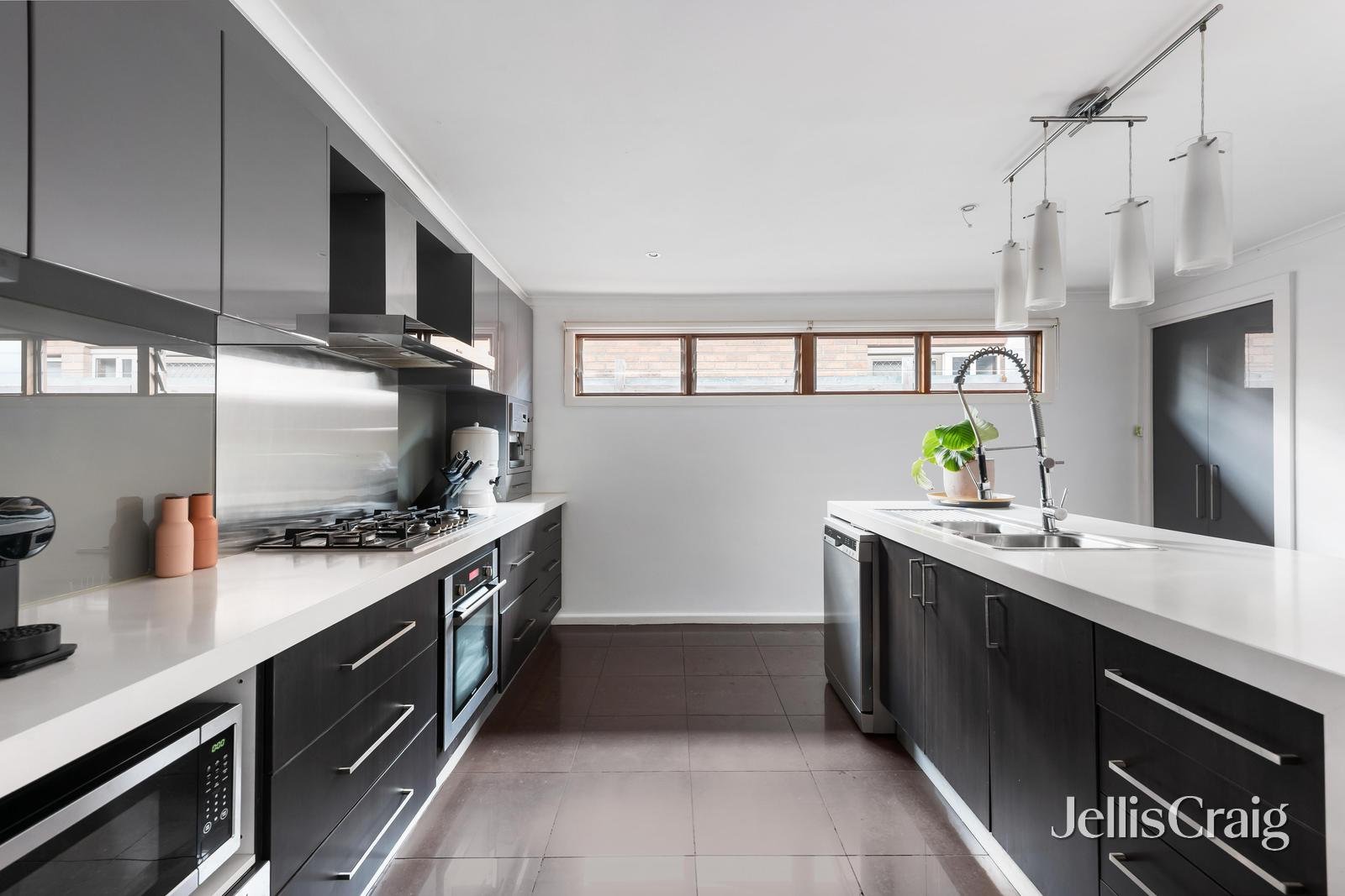 71 Tucker Road, Bentleigh image 5