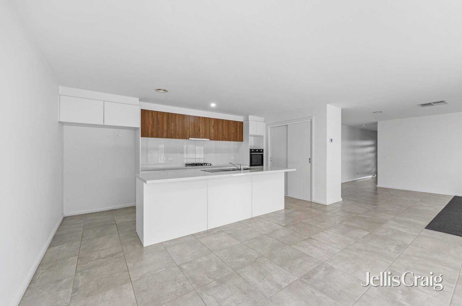 71 Willoby Drive, Alfredton image 2