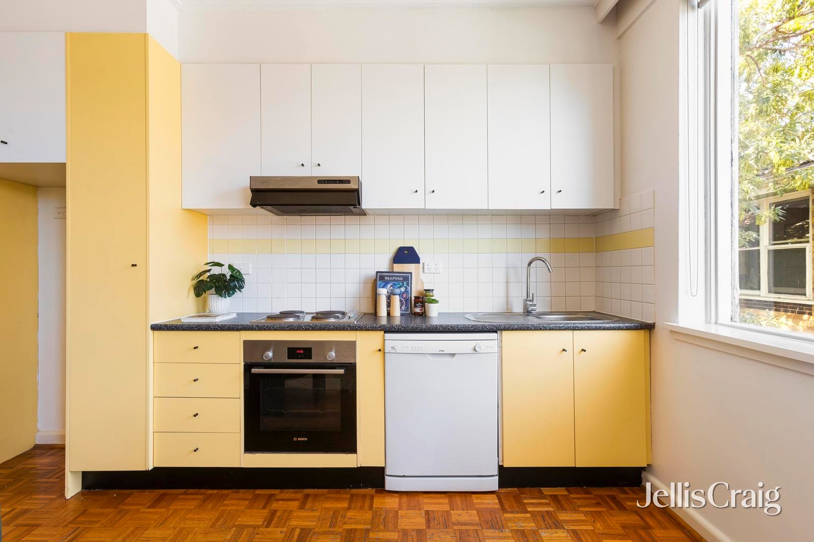 7/1 Woonsocket Court, St Kilda image 3