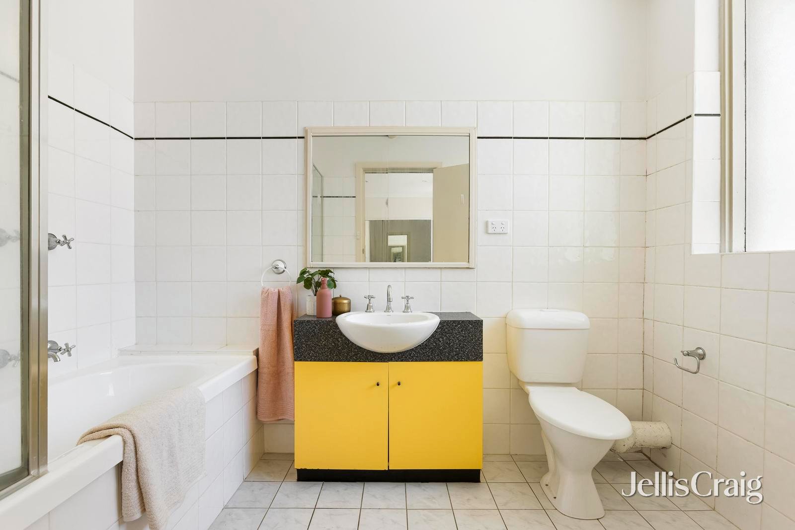 7/1 Woonsocket Court, St Kilda image 6