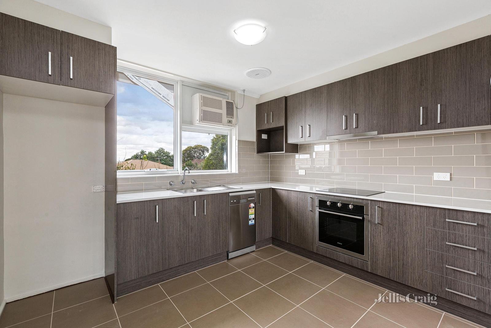 7/10 Heather Avenue, Brooklyn image 4