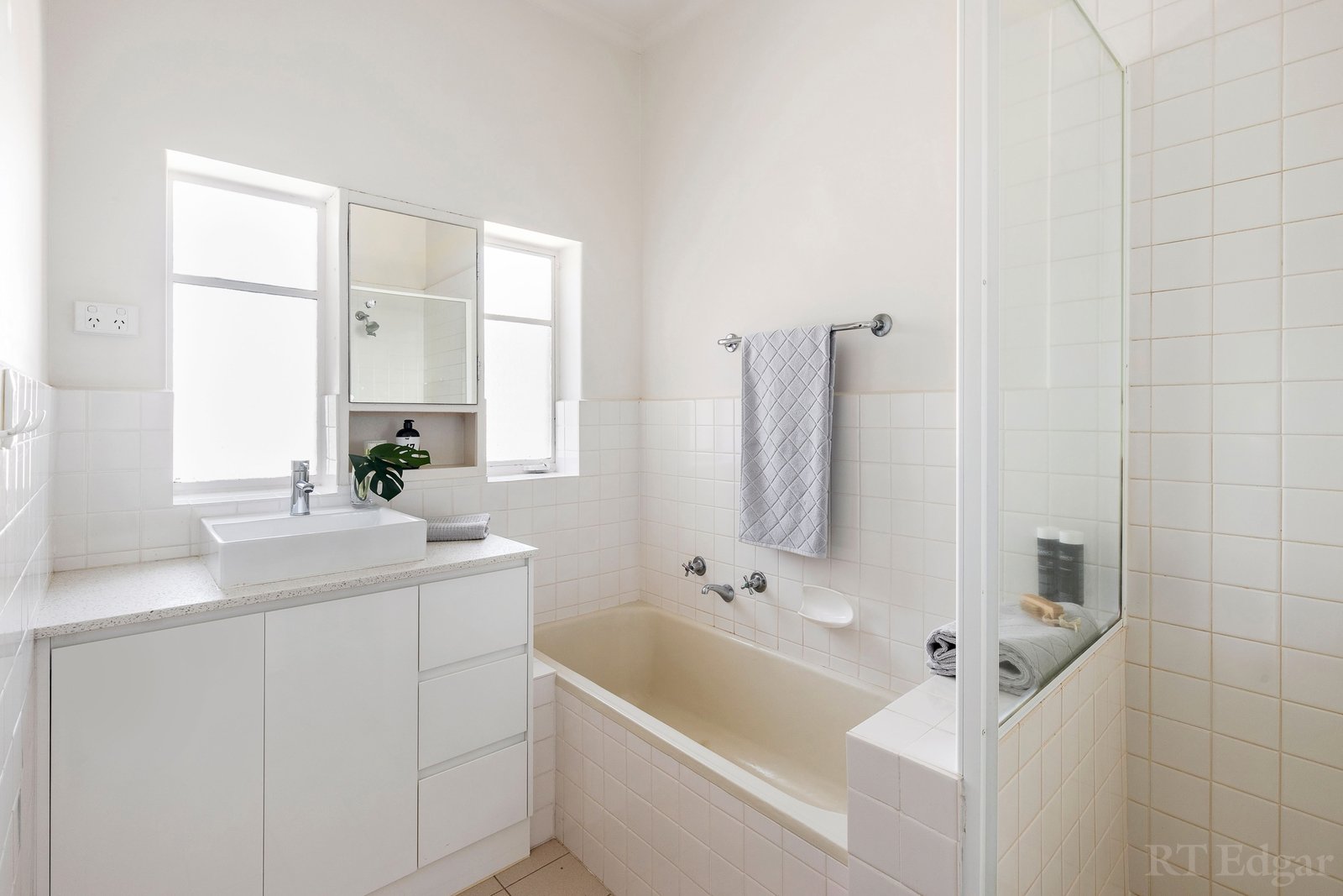 Property Gallery Thumbnail 9