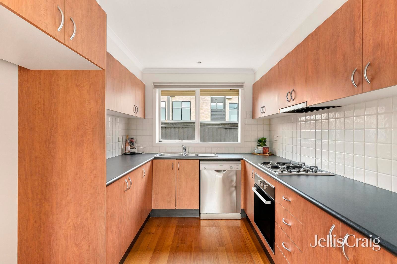 7/10 Violet Street, Essendon image 3