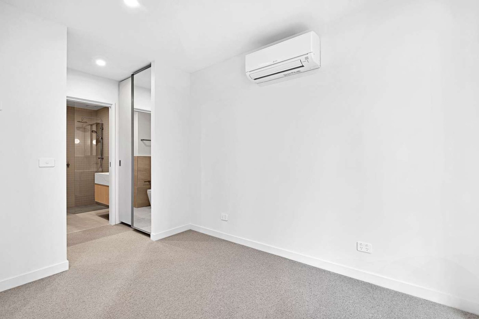 Property Gallery Thumbnail 4
