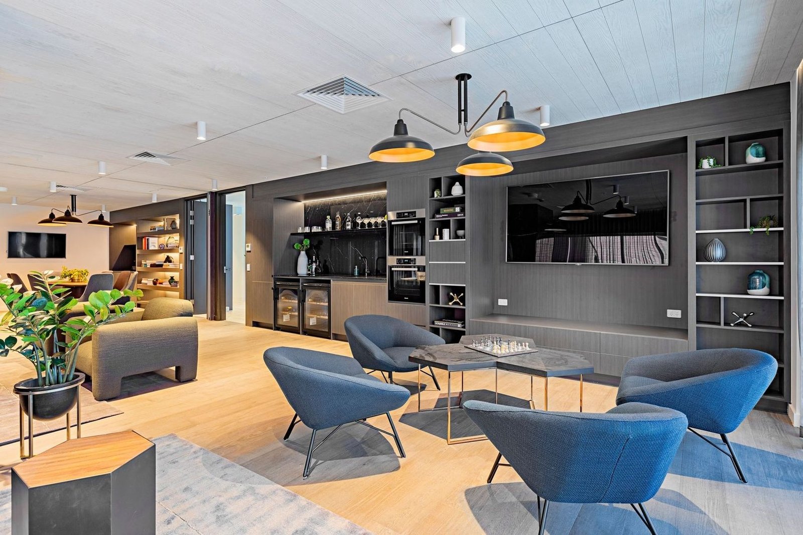 Property Gallery Thumbnail 9