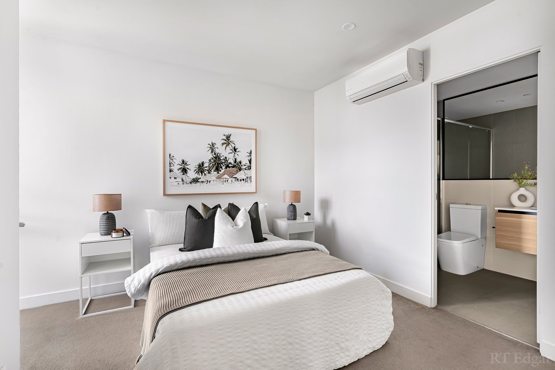 Property Gallery Thumbnail 6