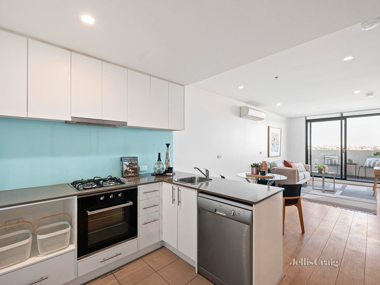 710/330 Lygon Street, Brunswick East image 3