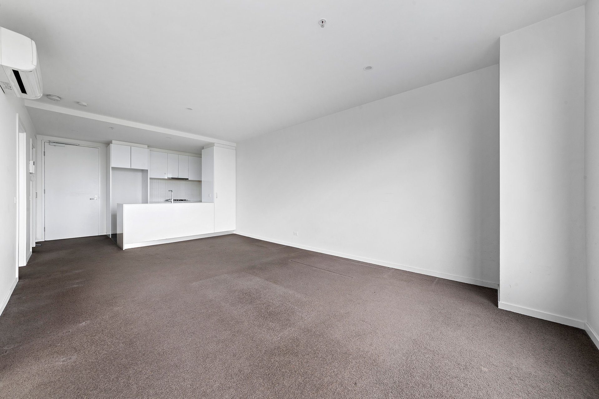 Property Gallery Thumbnail 3