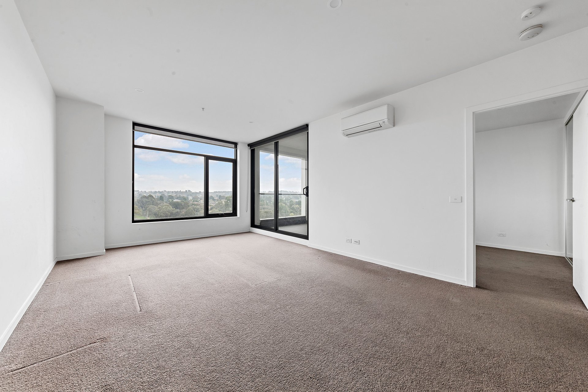 Property Gallery Thumbnail 2