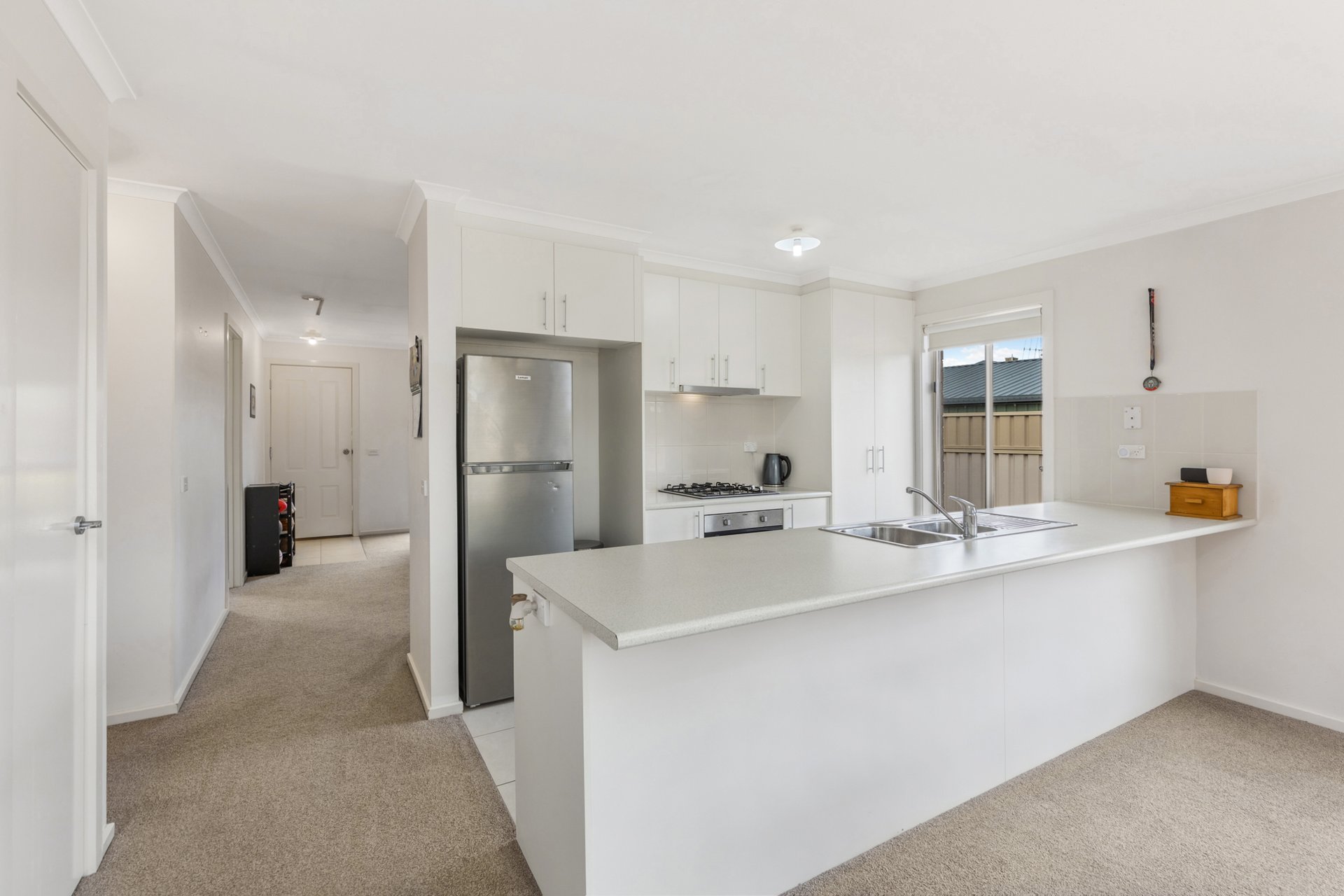 7/107 St Killian Street, White Hills image 3