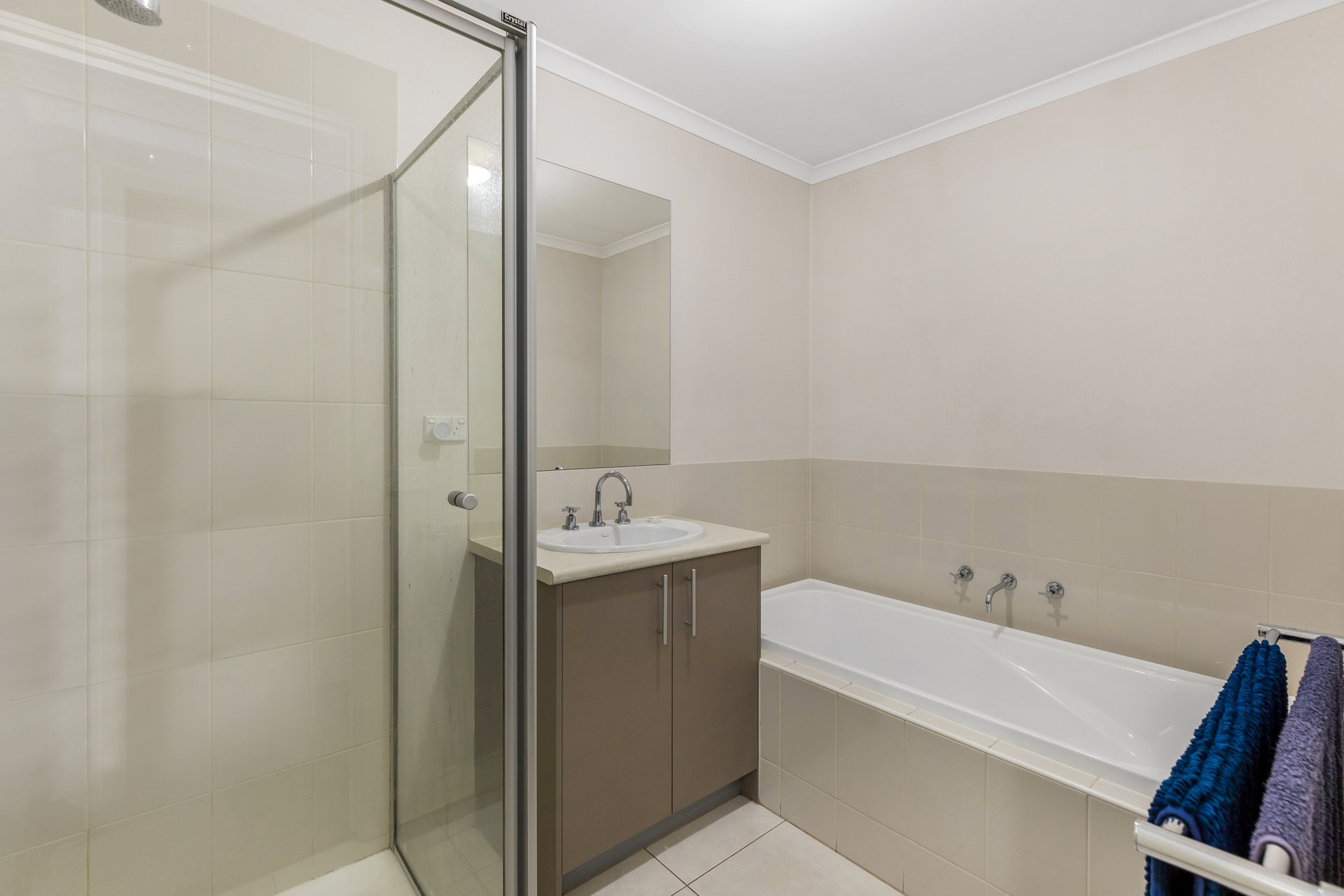 7/107 St Killian Street, White Hills image 6