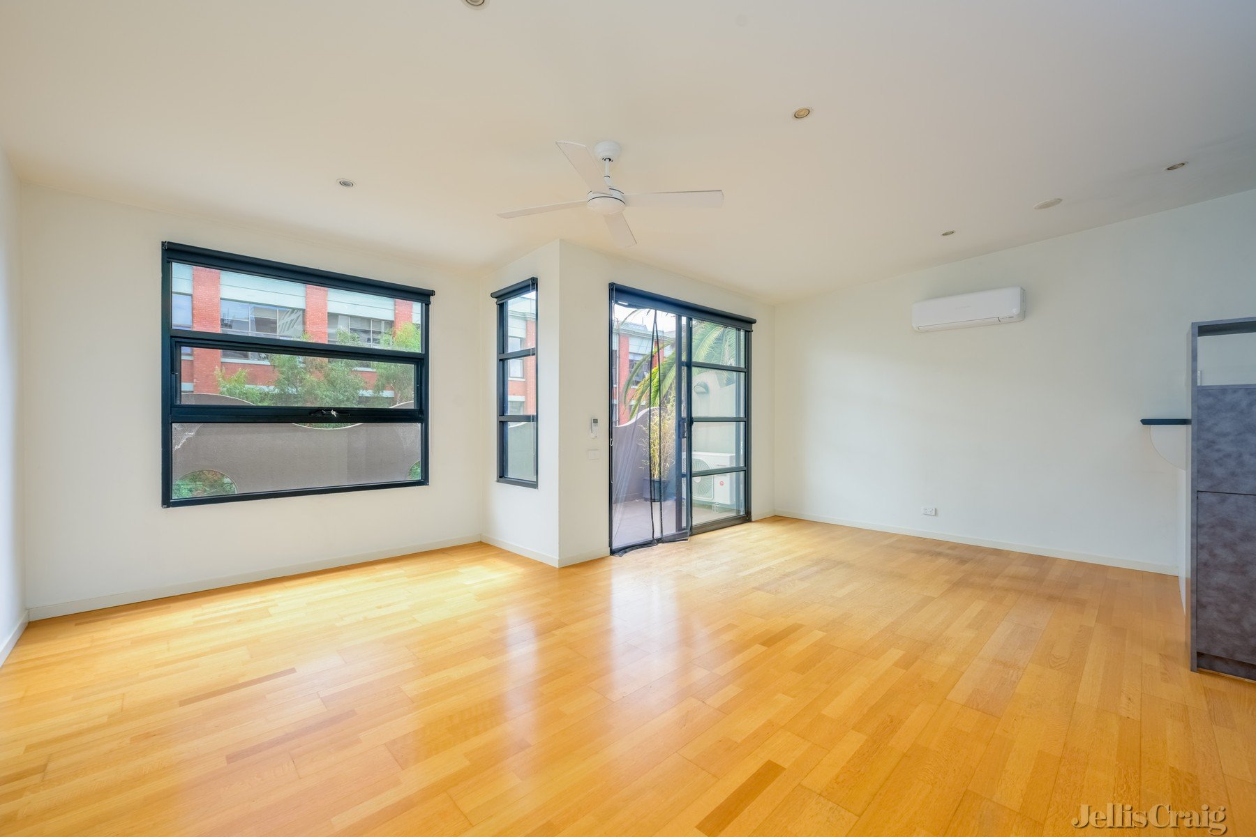 7/108 Cambridge Street, Collingwood image 2
