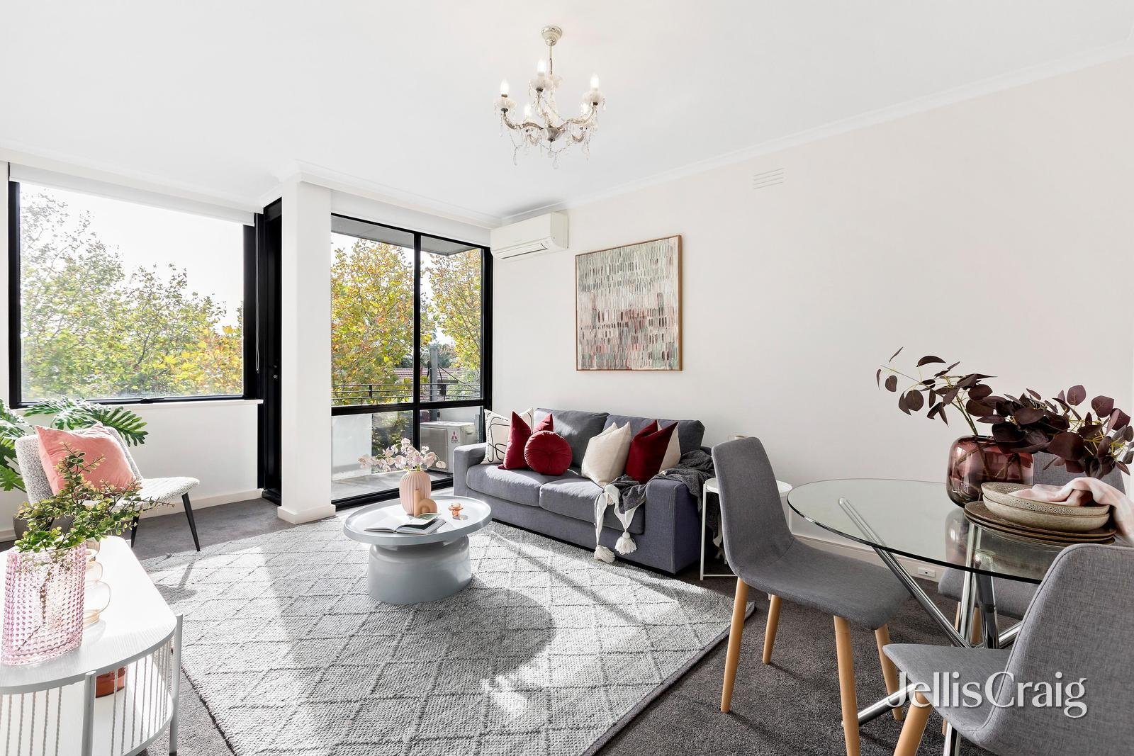 7/11 Selwyn Avenue, Elwood image 1