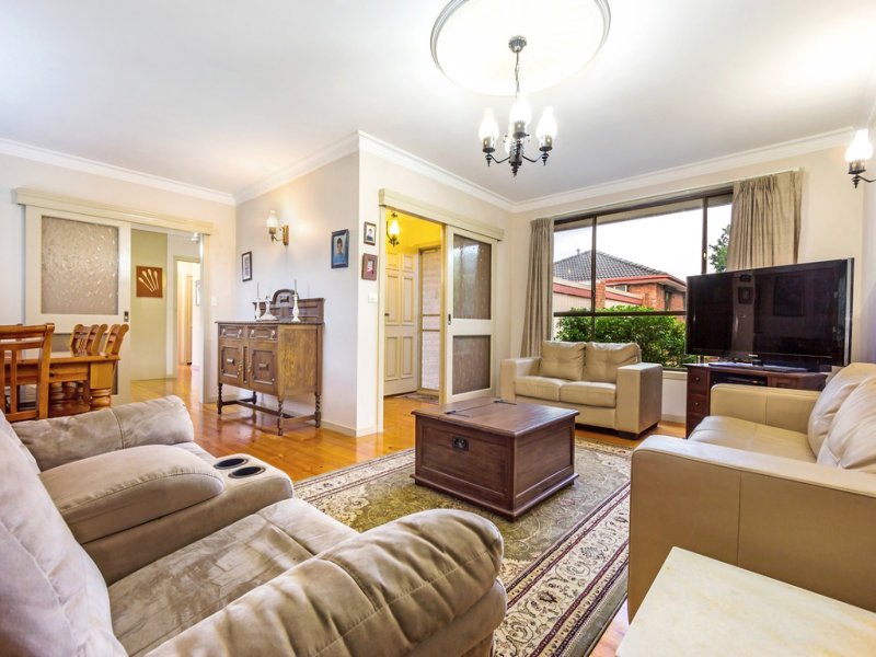 7/11 Windsor Street, Burwood East image 2
