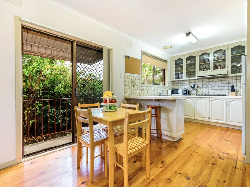 7/11 Windsor Street, Burwood East image 3