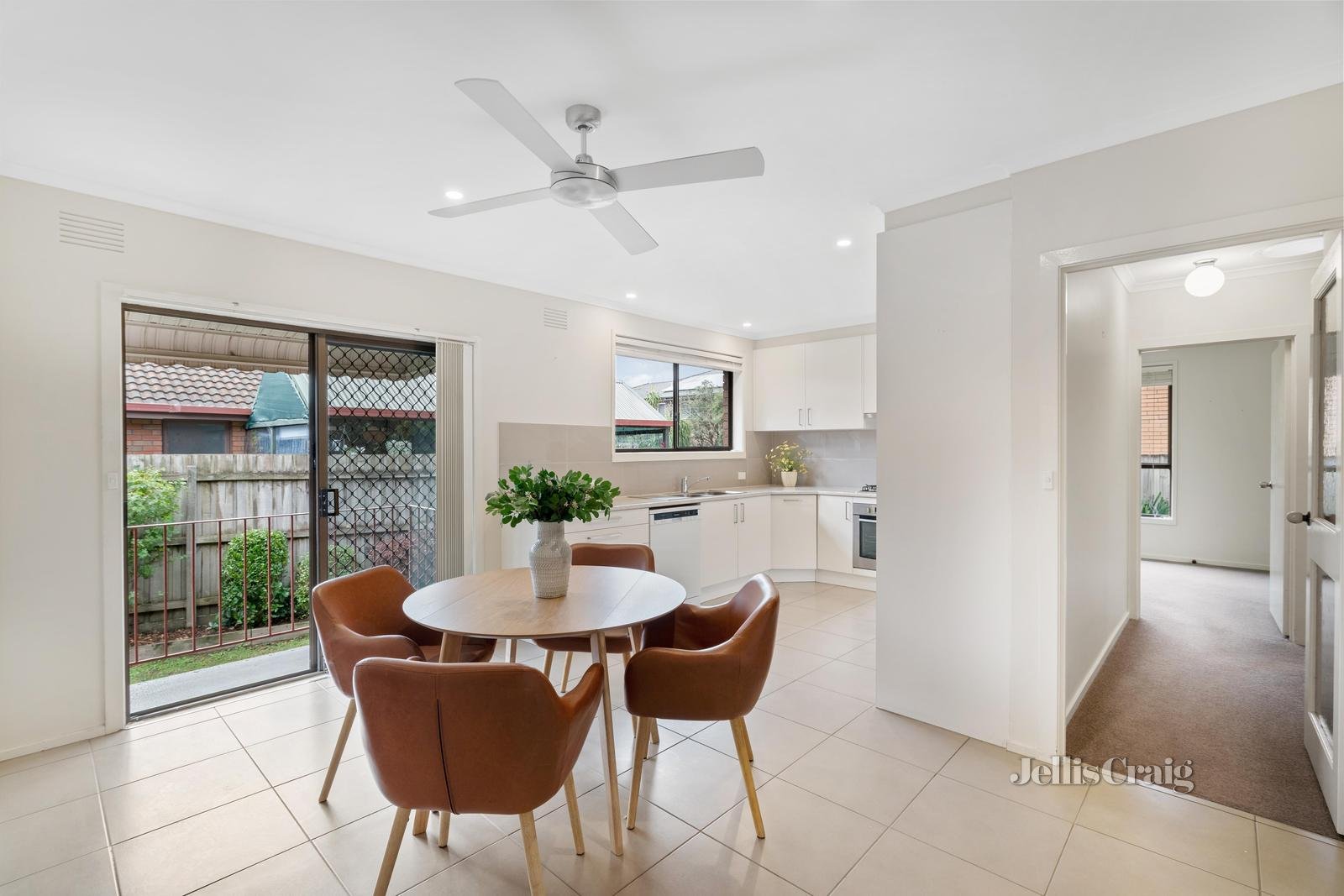 7/11 Windsor Street, Burwood East image 4