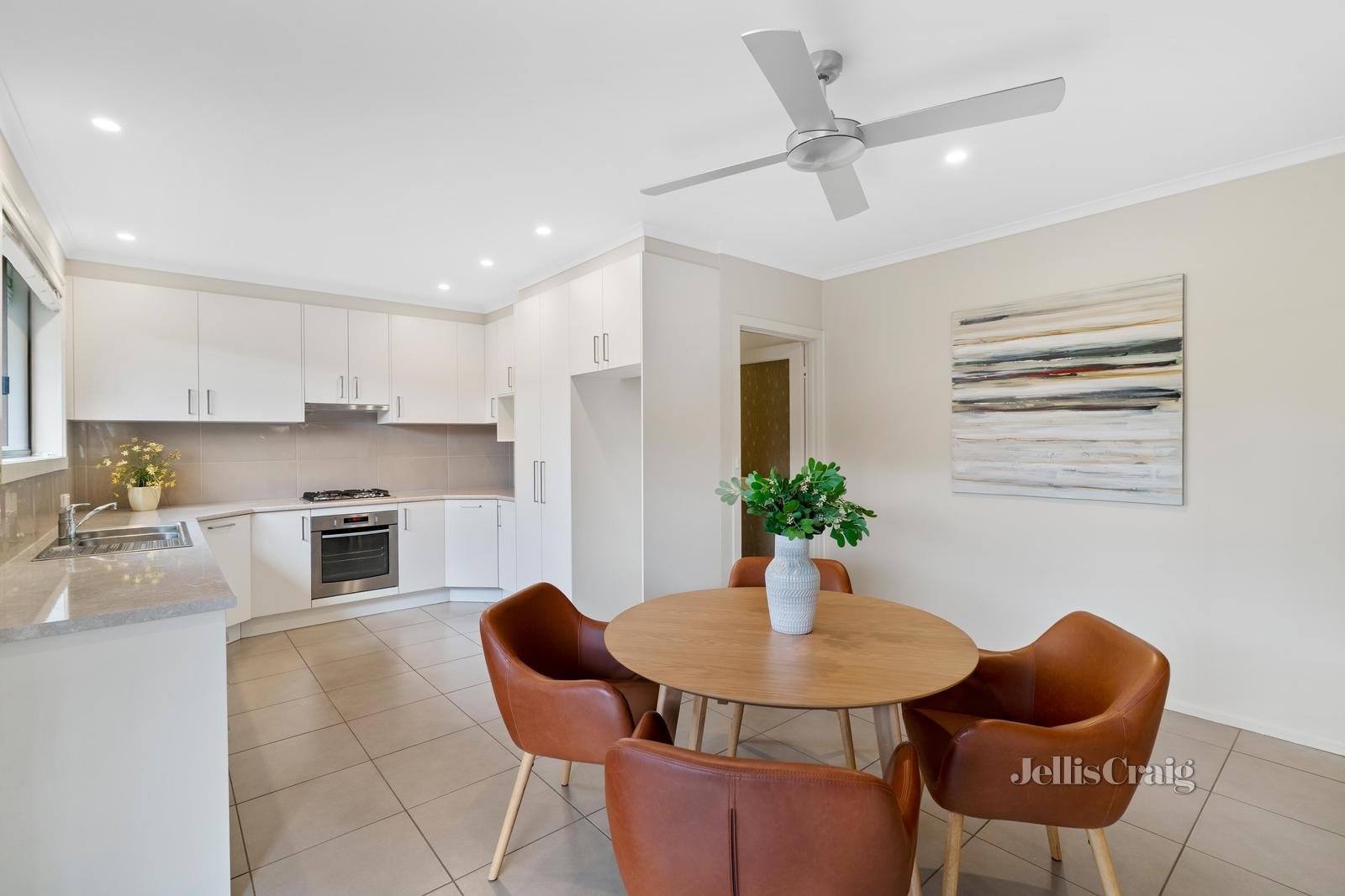 7/11 Windsor Street, Burwood East image 5