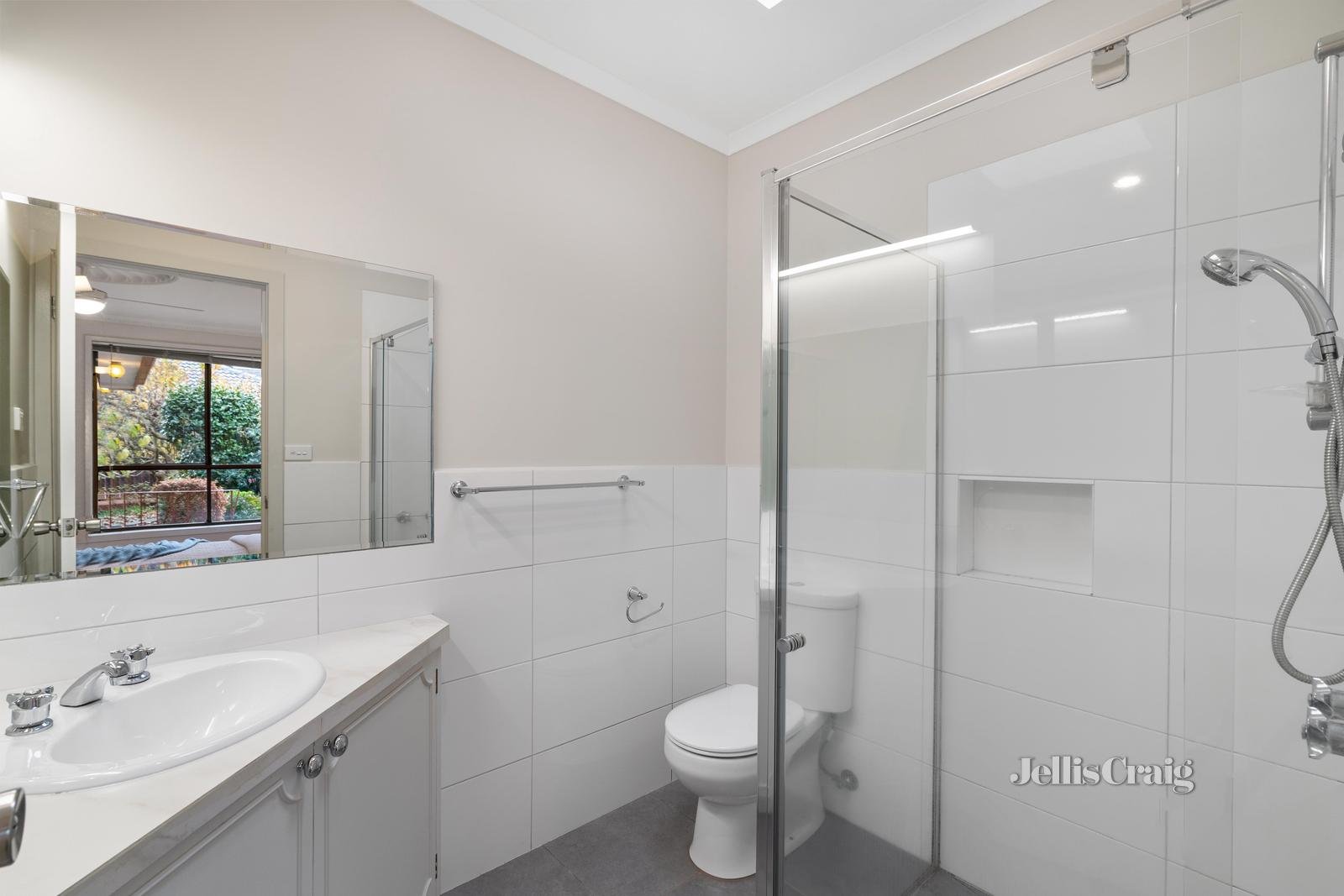 7/11 Windsor Street, Burwood East image 8