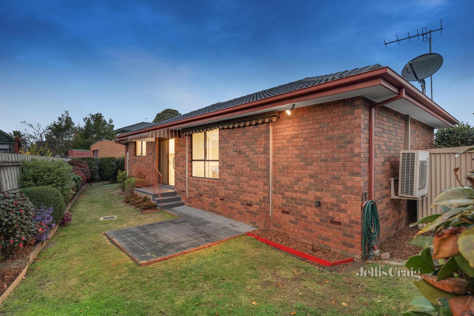 7/11 Windsor Street, Burwood East image 11